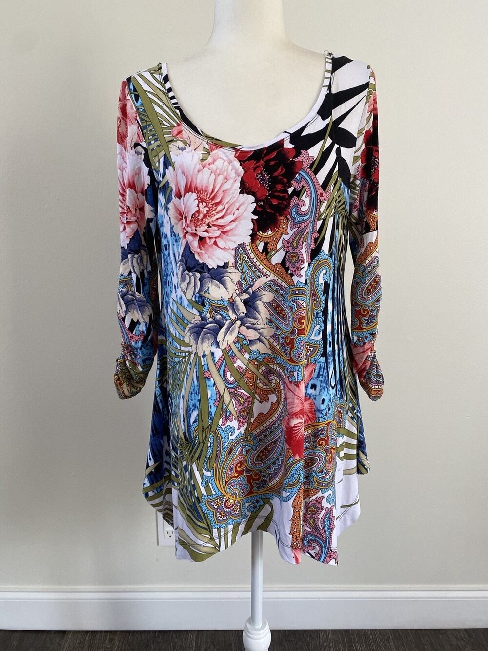 Premise Women’s Floral multicolor Ruched Sleeves assymmetrical Bottom Sz M(L)